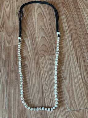 VINTAGE BAROQUE NATURAL FRESHWATER WHITE BEADED BLACK VELVET CORDED 42" NECKLACE